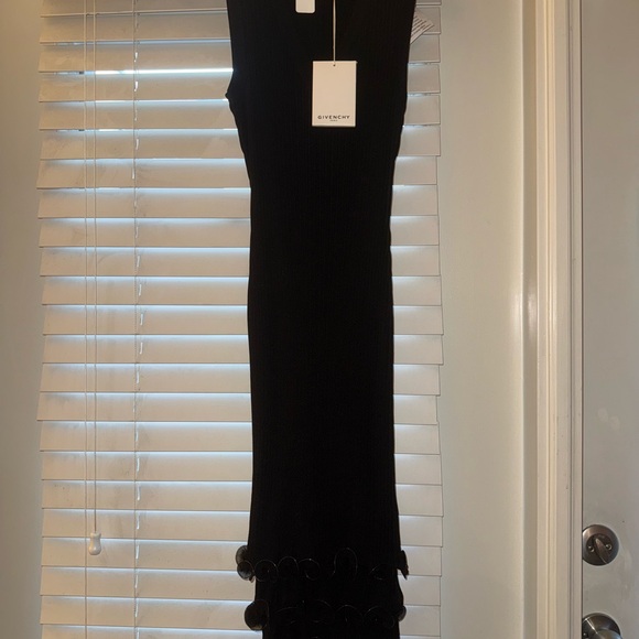 Givenchy Ribbed Black V-Neck Top - Picture 1 of 5